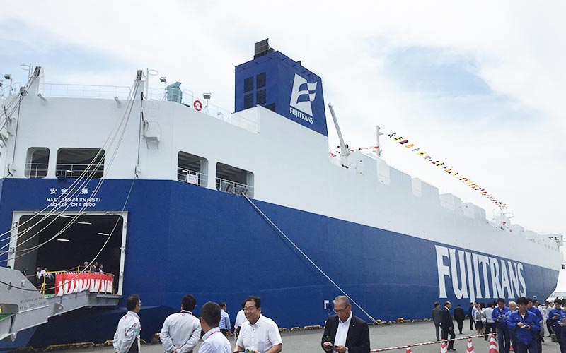 自動車運搬船「いずみ丸」の就航披露見学会に参加いたしました。のサムネイル画像